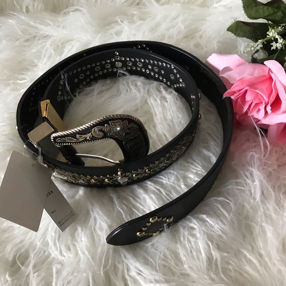 Studded Black leather belt💕🙏🏾